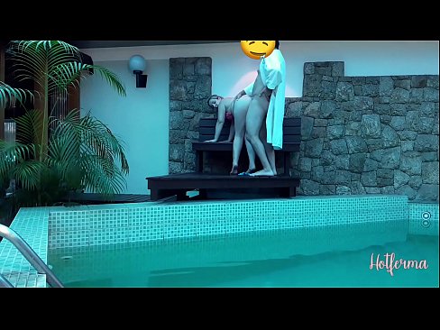 ❤️ Tus thawj coj caw tus tub txib mus rau hauv lub pas dej, tab sis tsis tuaj yeem tiv taus kub ️❌ Porno ntawm peb Ib ❤